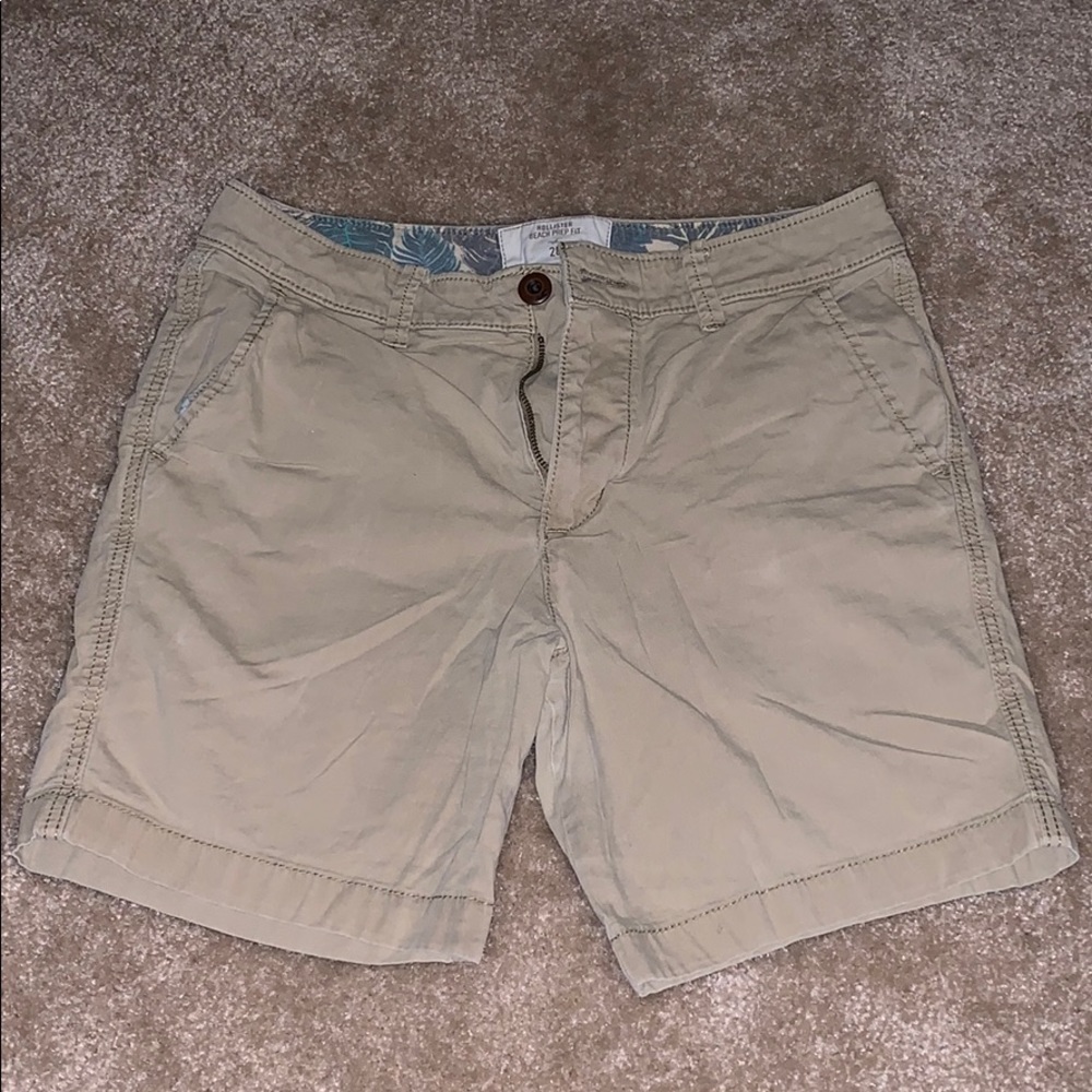 Men’s Hollister khaki shorts